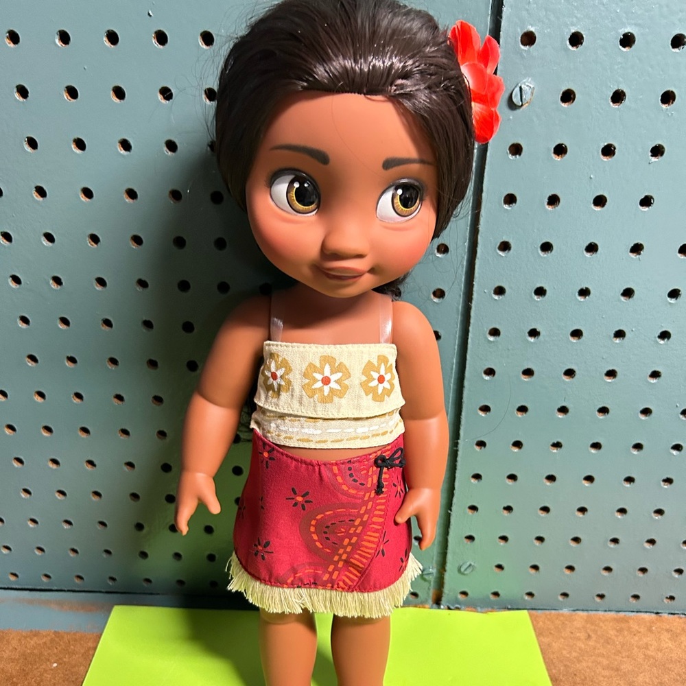 Great shape, Moana doll has her original clothes.